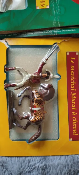 Figuras de plomo: Mariscal Murat y Húsares.