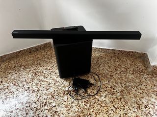 Barra de Sonido Samsung color negro.