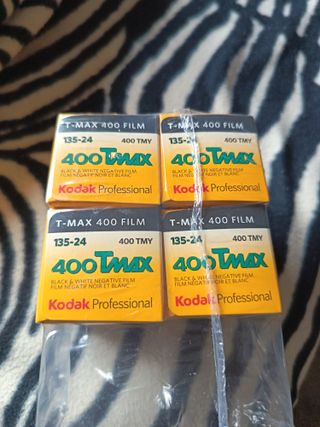 4 Pellicole Kodak Tmax 400 35mm Nuove
