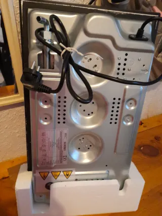 Vitrocerámica de gas de 2 fogones. Poco uso.