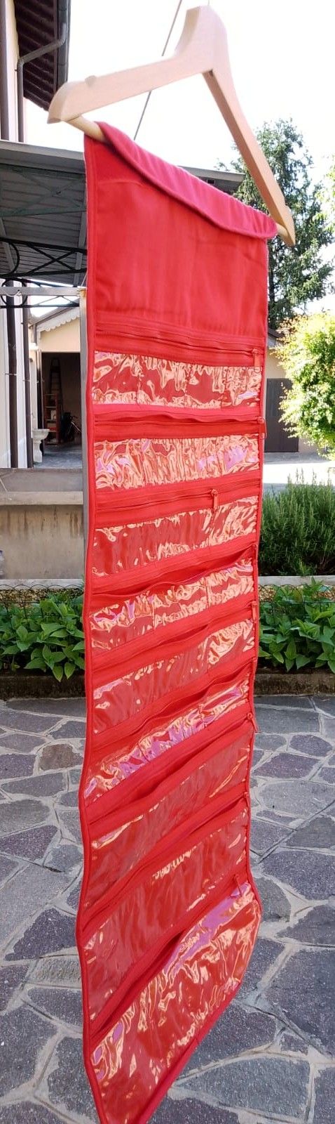 Portagioielli rosso appeso