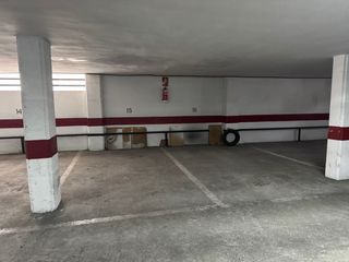 Plaza de garaje coche grande