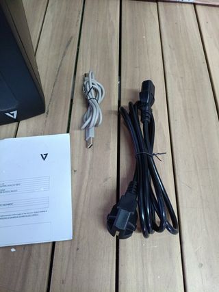 V7 UPS1TW1500-1E SAI de 1500 VA de torre, Negro