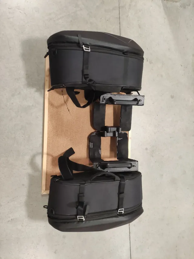 Alforjas Shad 48 Extensibles + Soportes Kawa Z750