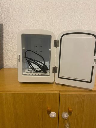 Nevera de coche con cable