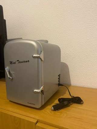 Nevera de coche con cable