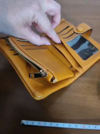 Portafoglio morbido multitasche color biscotto