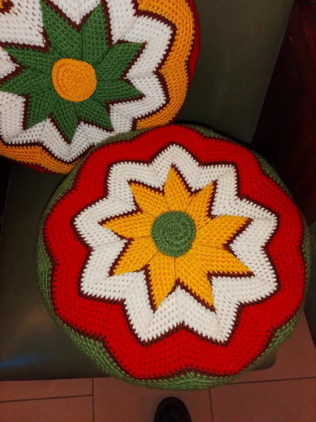 Coppia Cuscini Rotondi Fatti a Mano