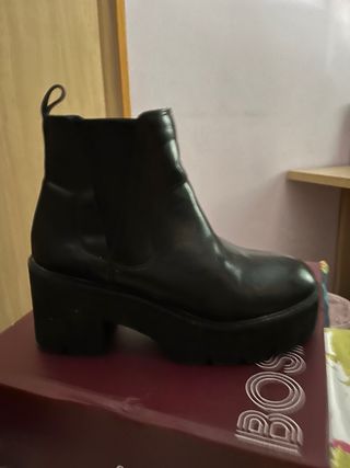 Botas negras cortas de piel