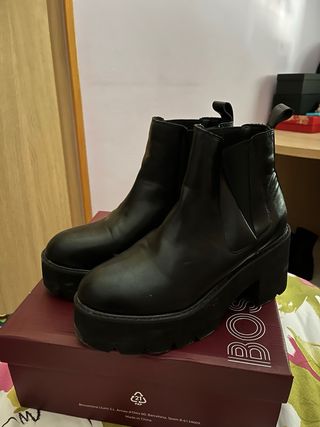 Botas negras cortas de piel