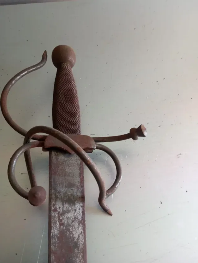 Réplica de espada antigua