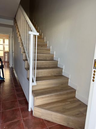 Instalador de suelos laminados, cocinas y puertas