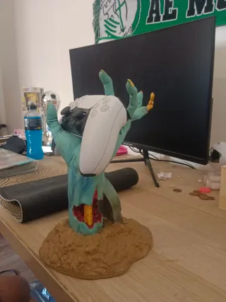 Soporte Mando PS5 PS4 Zombie