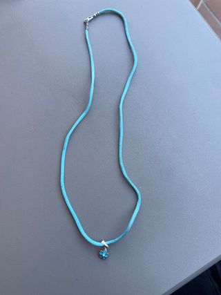 Collana per bambini con fiori blu e argento