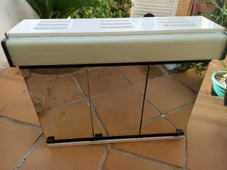 Armario con puertas de espejo.