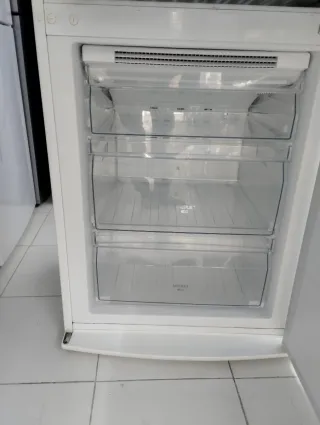 Nevera Electrolux altura 2mtr con garantía