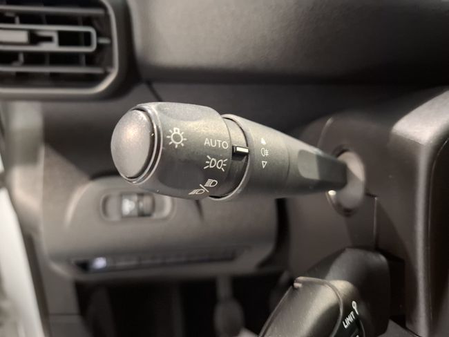 Peugeot Partner 2020, foto 21