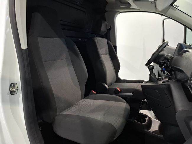 Peugeot Partner 2020, foto 26