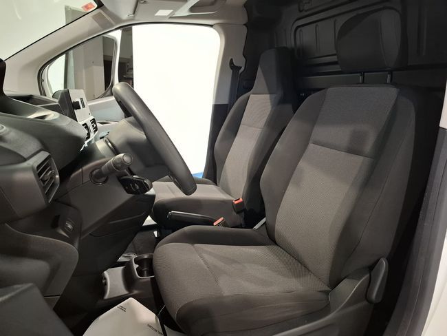 Peugeot Partner 2020, foto 28