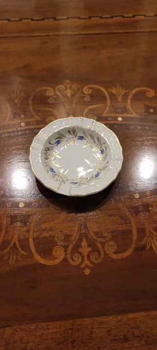 Piccolo posacenere dipinto a mano