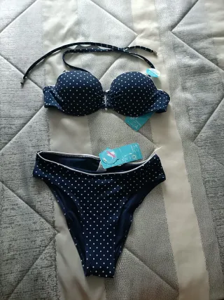 Bikini lunares. Con etiqueta