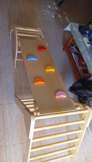 Triángulo escalada, tobogán y Arco Montessori