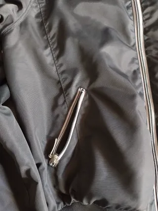 Giubbino donna nero con cappuccio