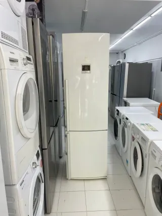Nevera combi Electrolux Altura 2mtr con garantía