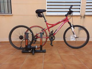 Bicicleta Megamo con rodillo