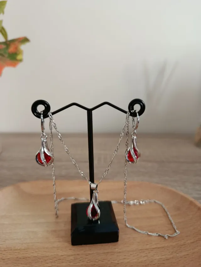 Conjunto collar y pendientes plata con piedra roja