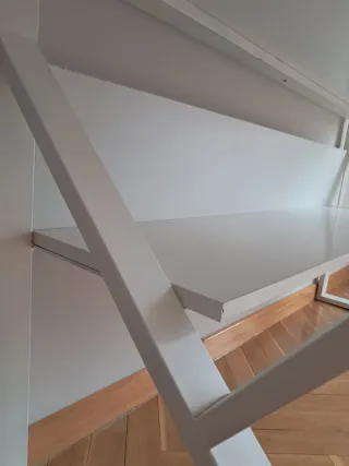 Escritorio de diseño blanco