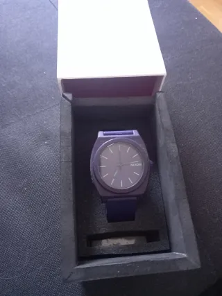 Reloj Nixon Morado/Azul Nuevo
