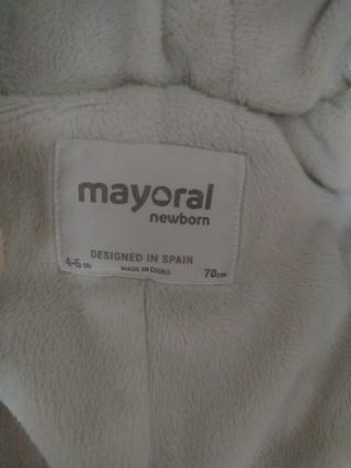 Abrigo buzo Bebe marca mayoral