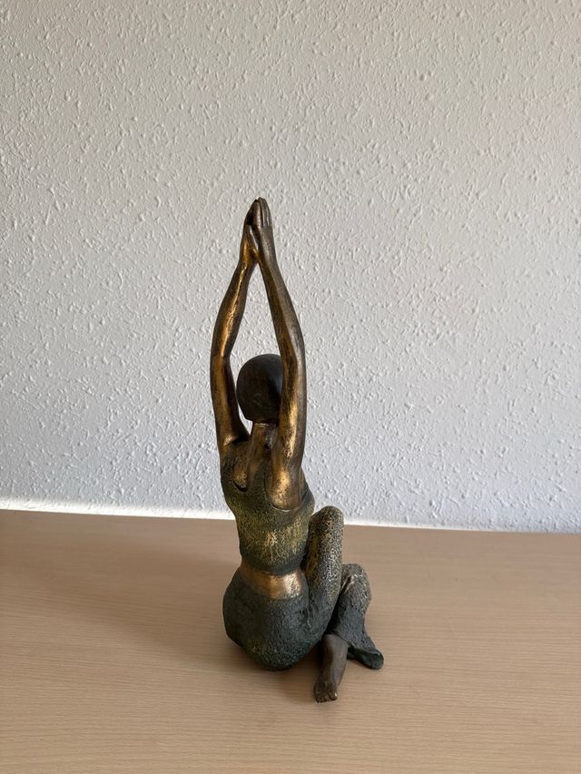 Figura Yoga Sigrid Bronce