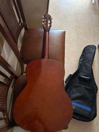 Guitarra Clásica con Funda y Cejilla