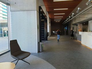 Oficina en alquiler en Porta en Barcelona