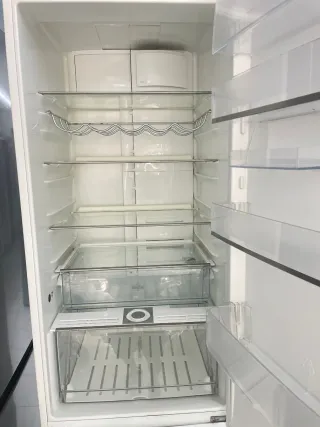Nevera blanca Electrolux altura 2mtr con garntia