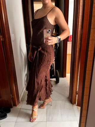 Vestido largo de seda marrón