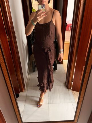 Vestido largo de seda marrón