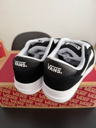 Zapatillas Vans Negras y Blancas Nuevas