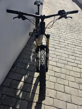 Bicicleta Eléctrica Focus Jam² 6.8 Nine Negra