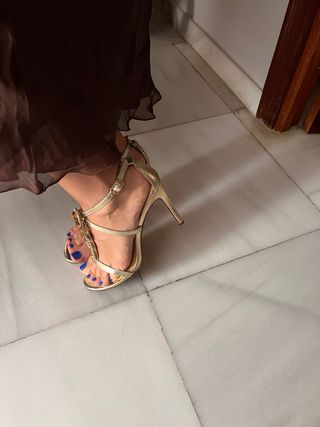 Sandalias tacón alto doradas