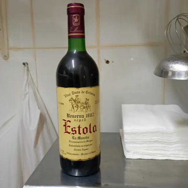 Botellas Estola 82