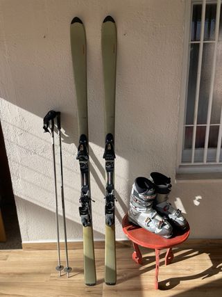 Esquís Salomon, Bastones Rossignol y Botas Tecnica