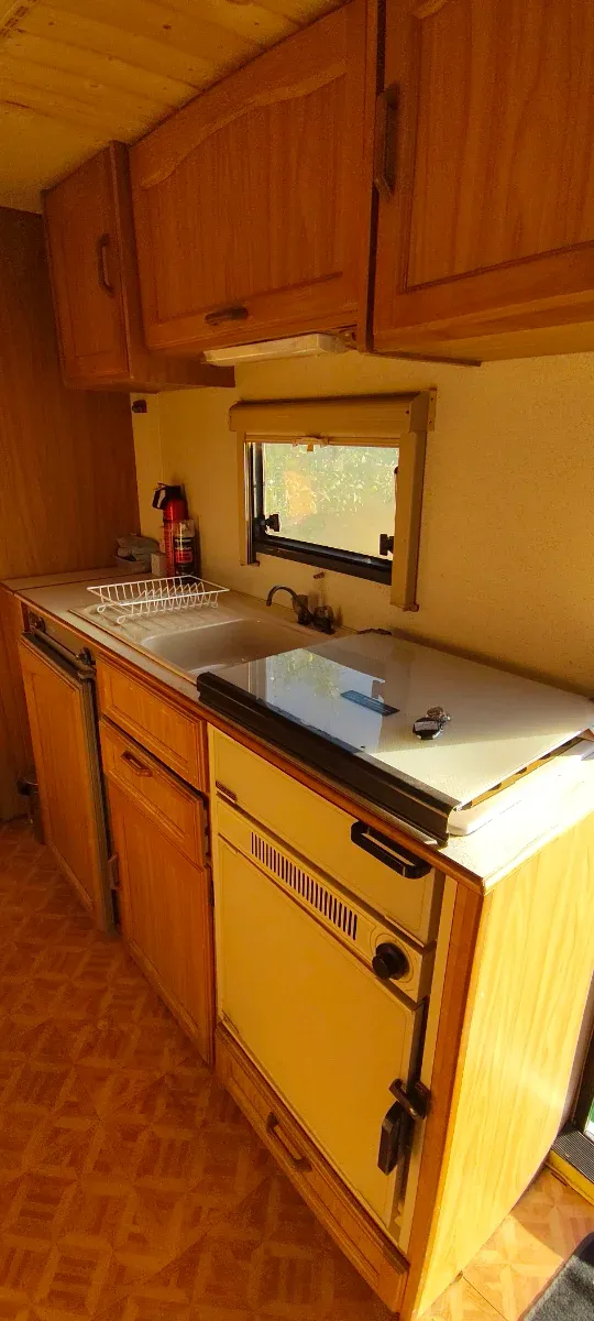 Caravan BESSACARR CAMEO 600 GL. 4 plazas. Año 2000