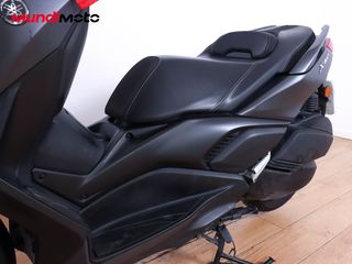 YAMAHA X-MAX 300