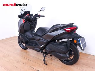 YAMAHA X-MAX 300