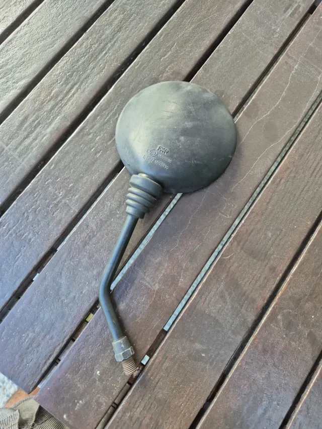 Espejo retrovisor izquierdo