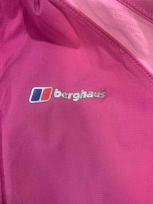 Chaqueta Berghaus impermeable rosa Talla M