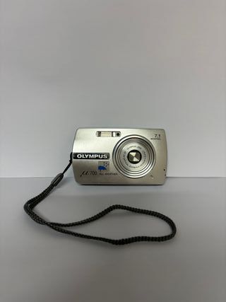 Cámara Digital Olympus MJU 700 7.1 Megapíxeles
